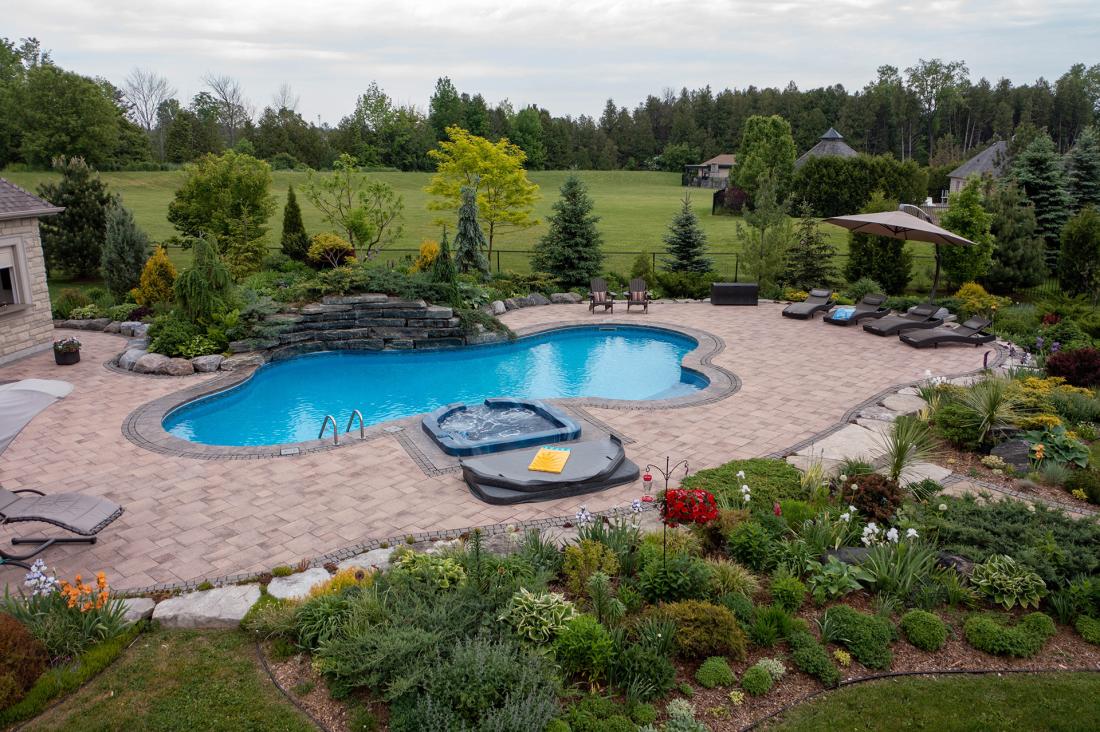 Should You Build Your Own Pool or Buy a Local Pool Membership in Williamson County, Tennessee?